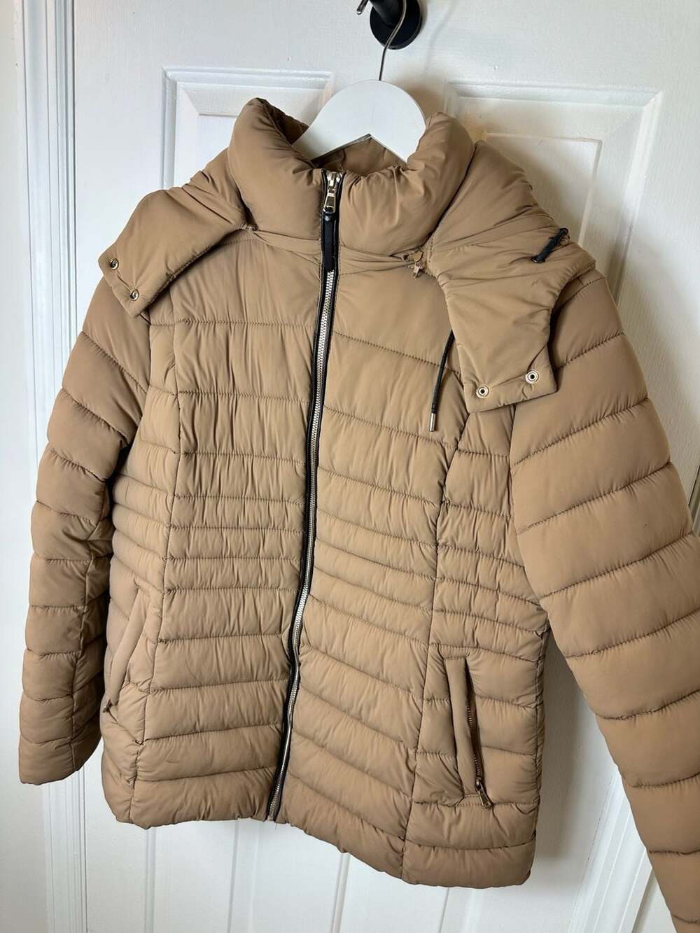 MNG Puffer Jacket Size XL Tan Quilted Water Repellent Hooded Faux Fur